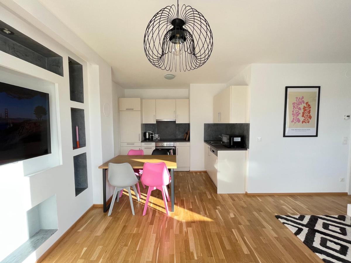 Penthouse Near Central Station With Free Parking Wien Eksteriør bilde